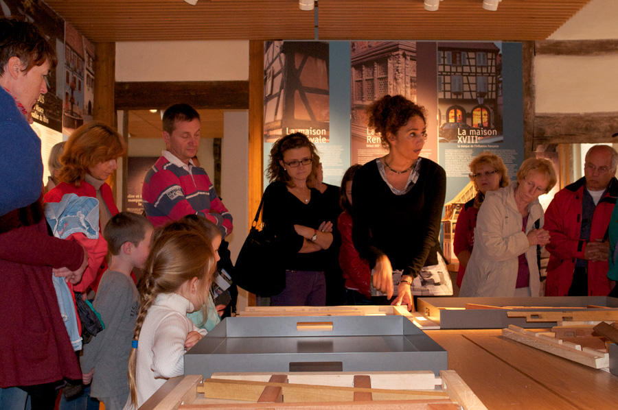 Visite guidée - salle maison à pans-de-bois