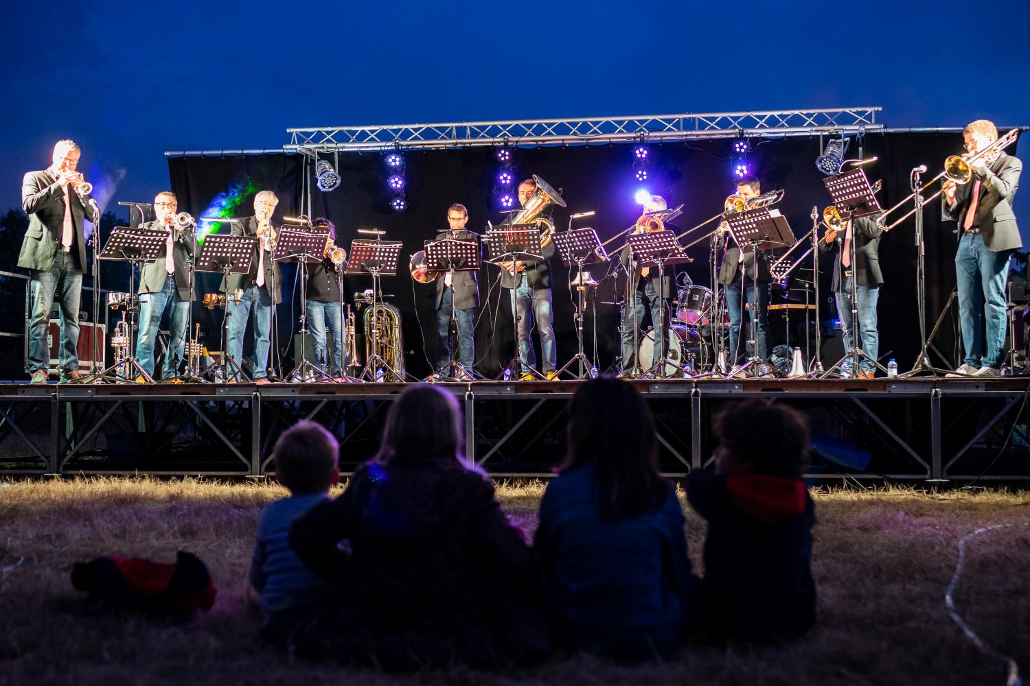 Par une belle soirée d'été, août 2020, ensemble de cuivres, concert gratuit plein air