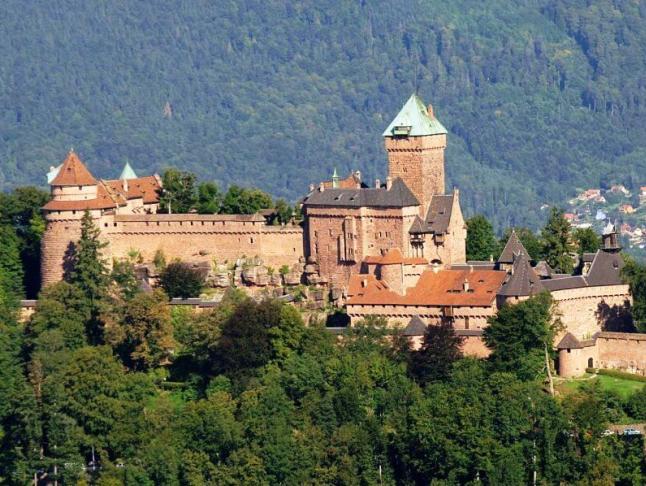 Vue aérienne du Château du Haut-Koenigsbourg © Jean-Luc Stadler